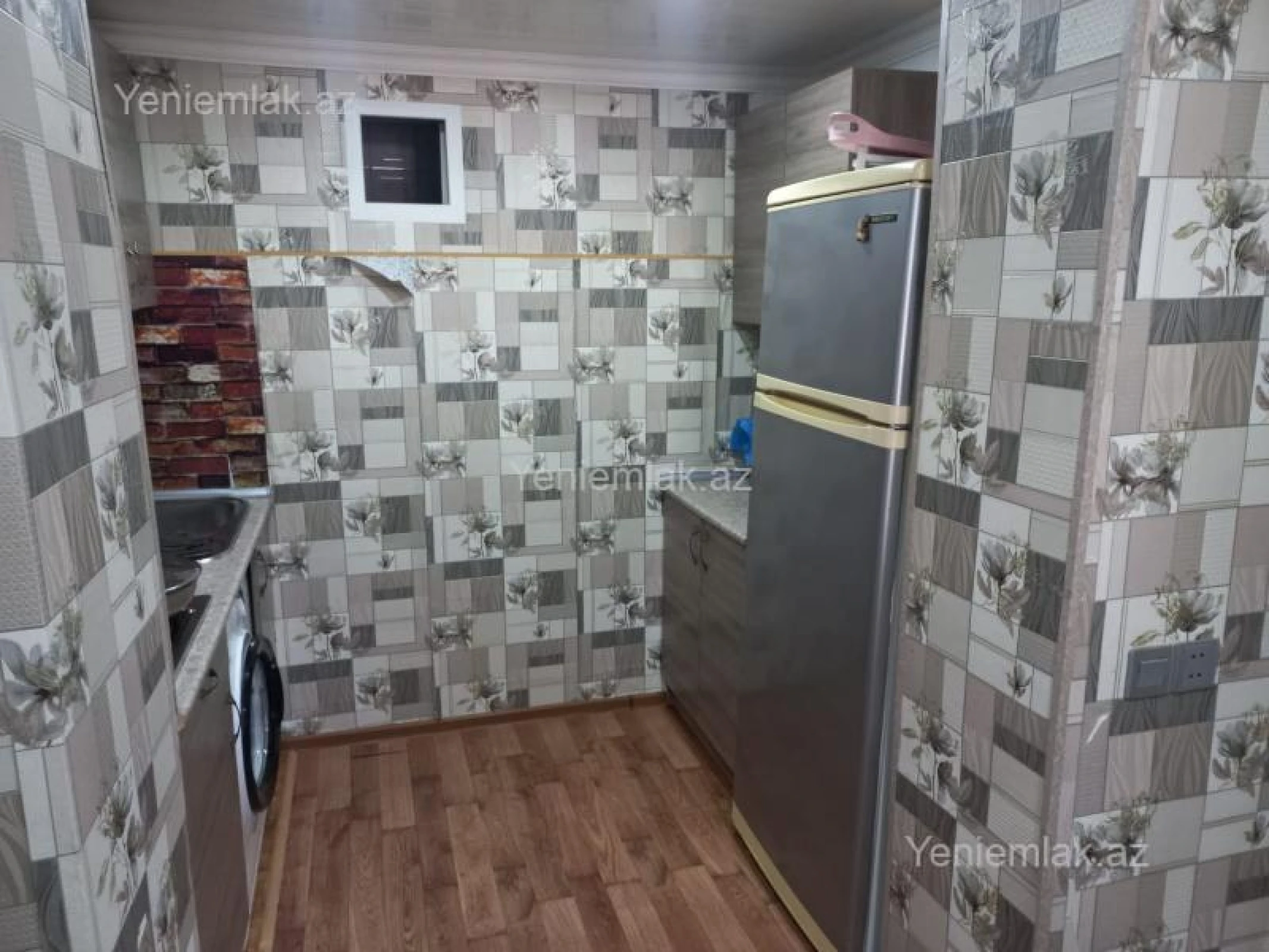 Satılır 4 otaqlı köhnə tikili 110 m²
