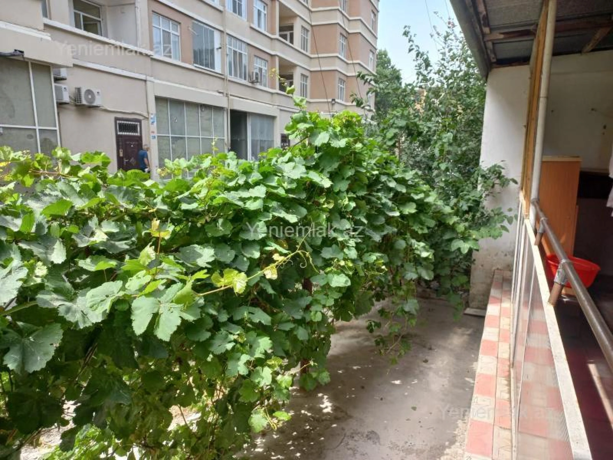 Satılır 4 otaqlı köhnə tikili 110 m²