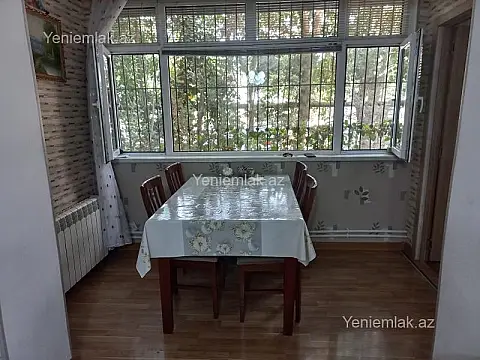 Satılır 4 otaqlı köhnə tikili 110 m²