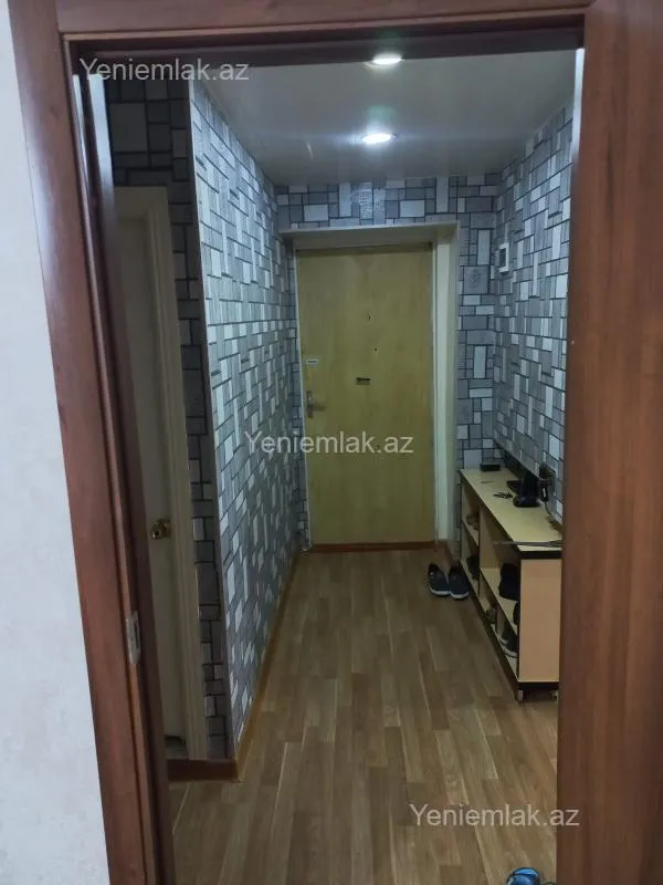 Satılır 4 otaqlı köhnə tikili 110 m²