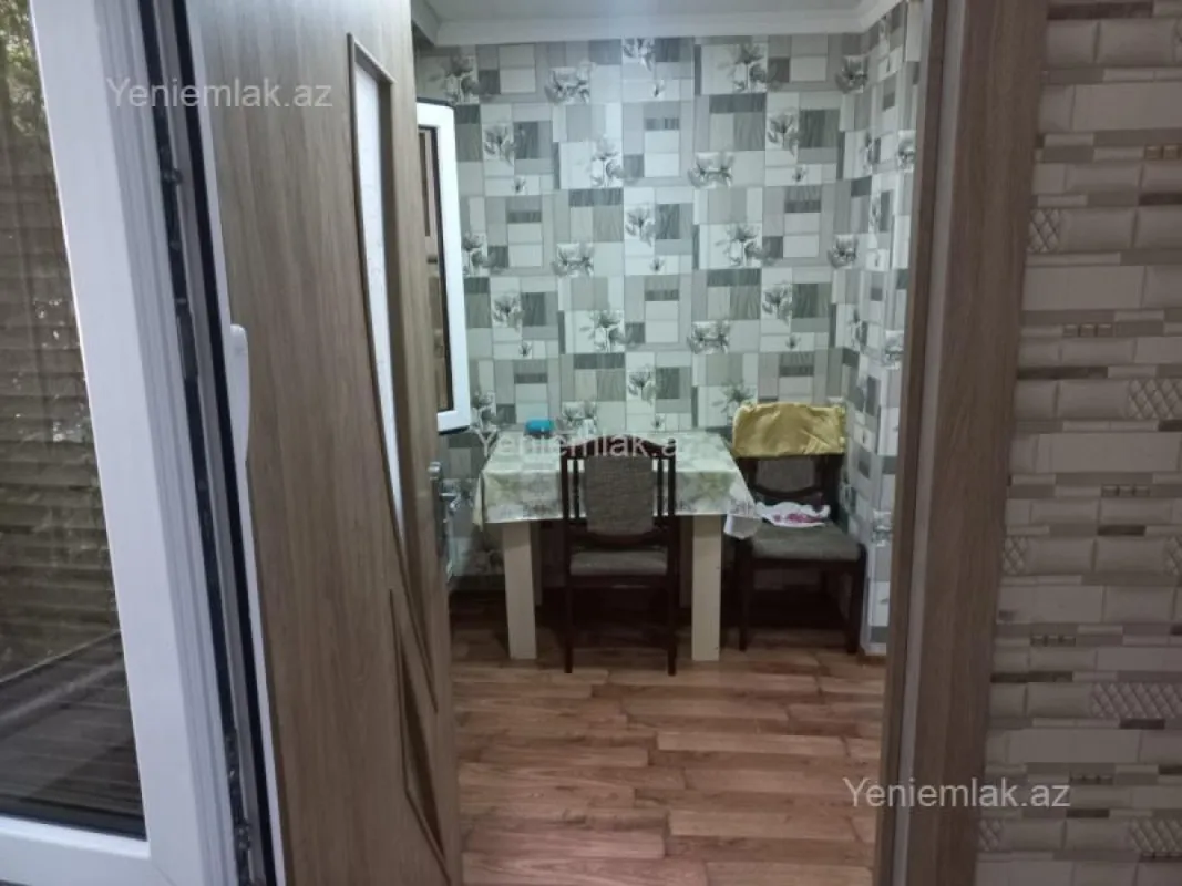 Satılır 4 otaqlı köhnə tikili 110 m²