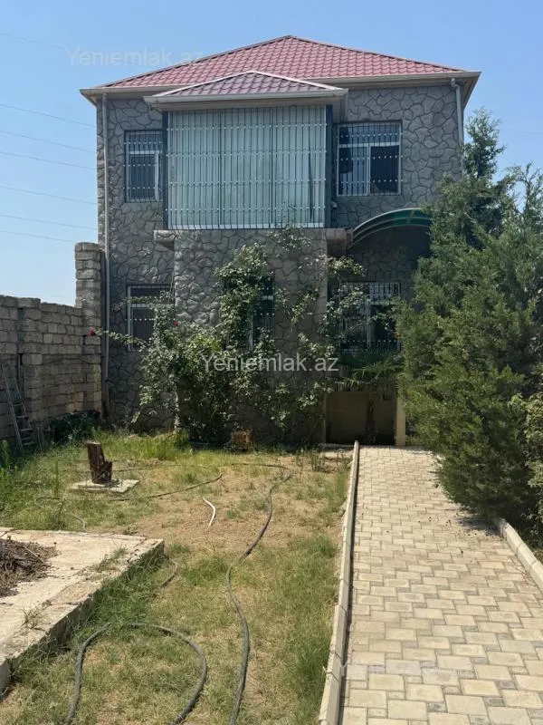 Satılır 6 otaqlı həyət evi 127 m²