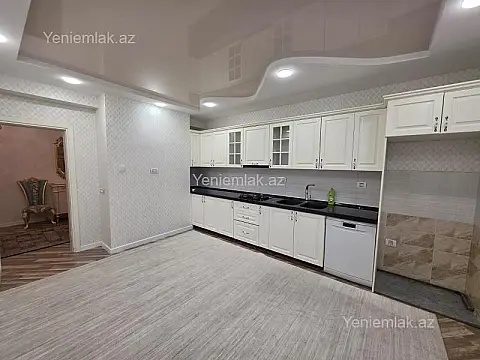 Satılır 3 otaqlı yeni tikili 130 m²