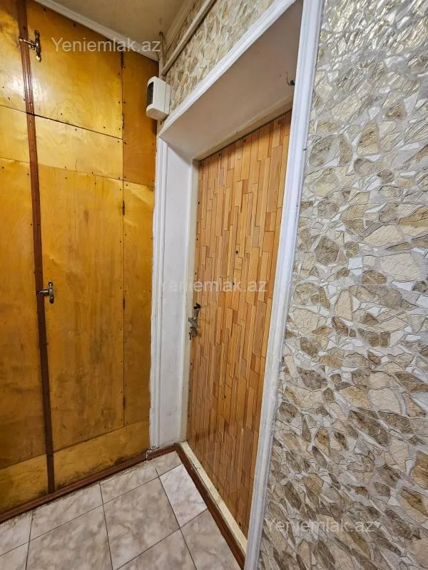 Satılır 2 otaqlı köhnə tikili 69 m²