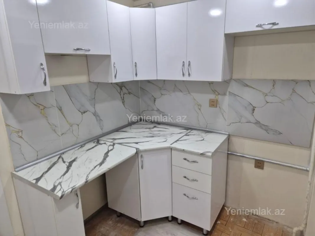 Satılır 1 otaqlı köhnə tikili 35 m²