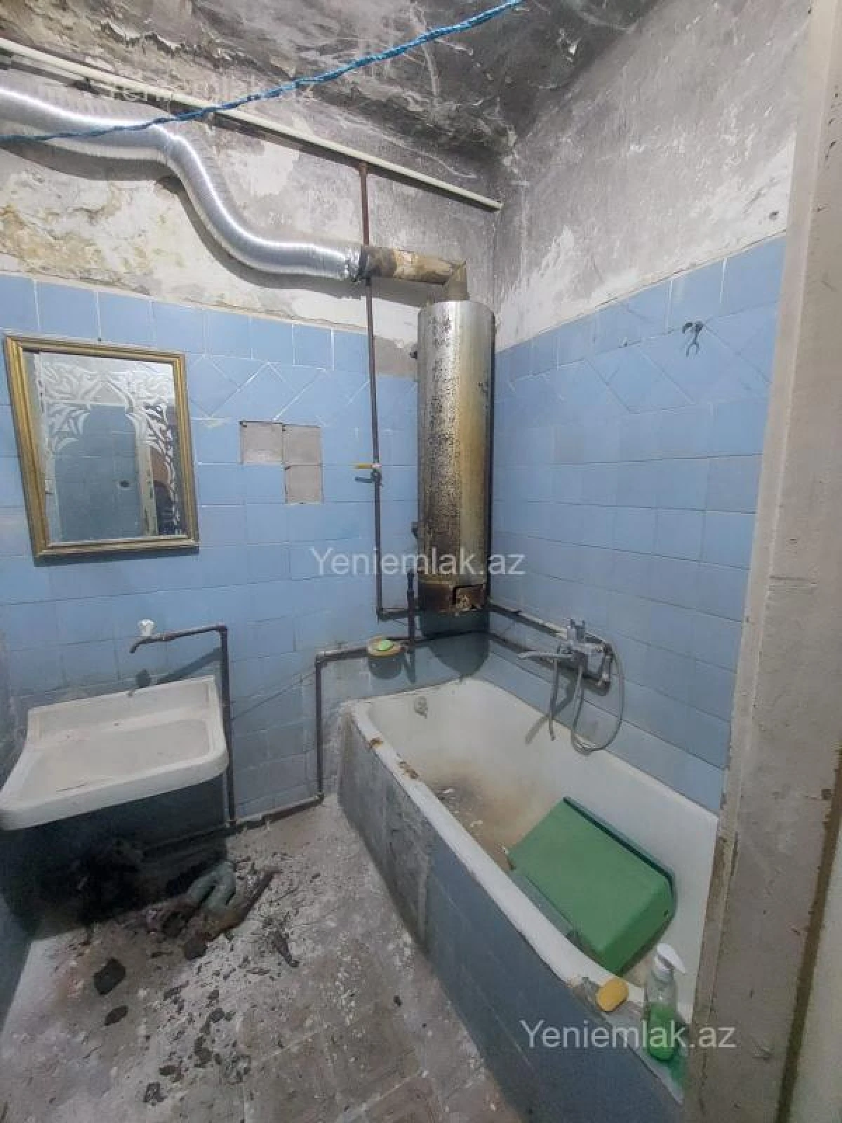 Satılır 3 otaqlı köhnə tikili 72 m²