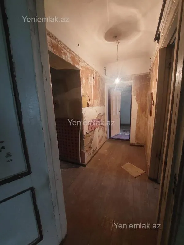 Satılır 3 otaqlı köhnə tikili 72 m²