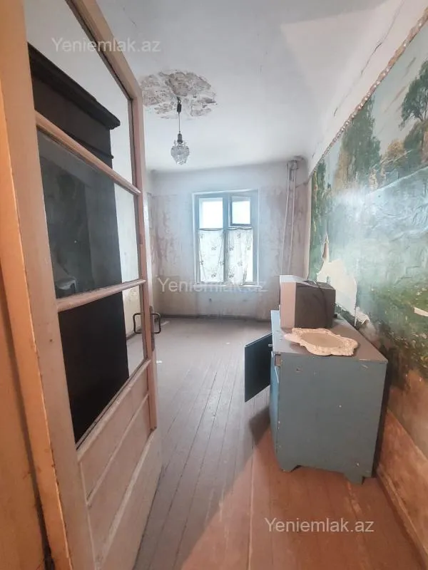 Satılır 3 otaqlı köhnə tikili 72 m²