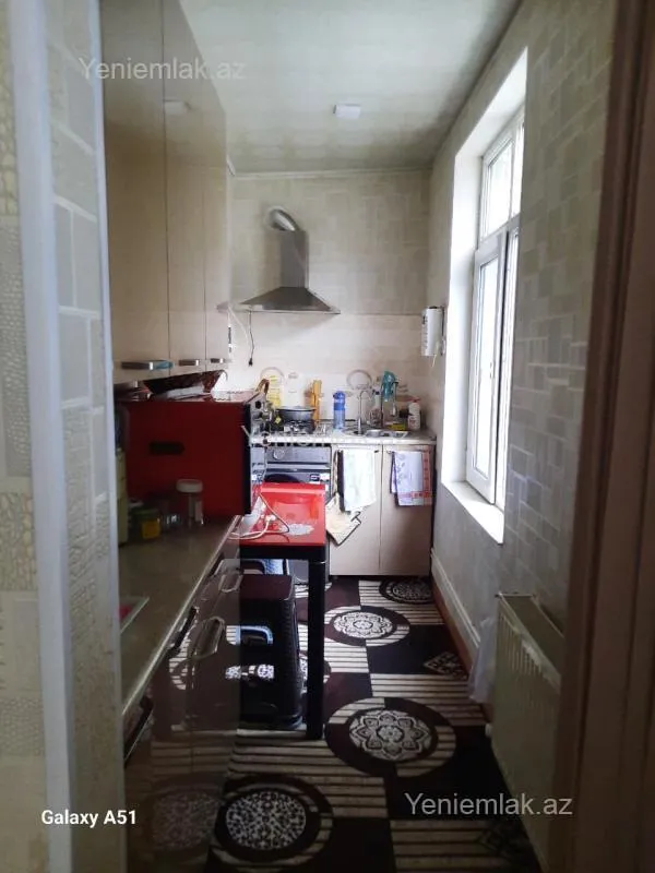 Satılır 2 otaqlı həyət evi 220 m²