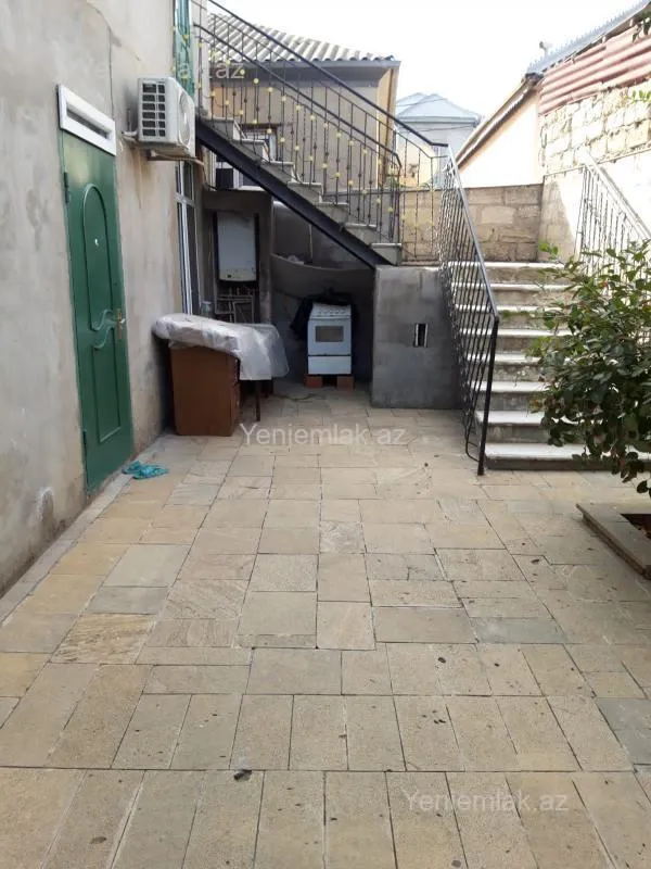 Satılır 2 otaqlı həyət evi 220 m²
