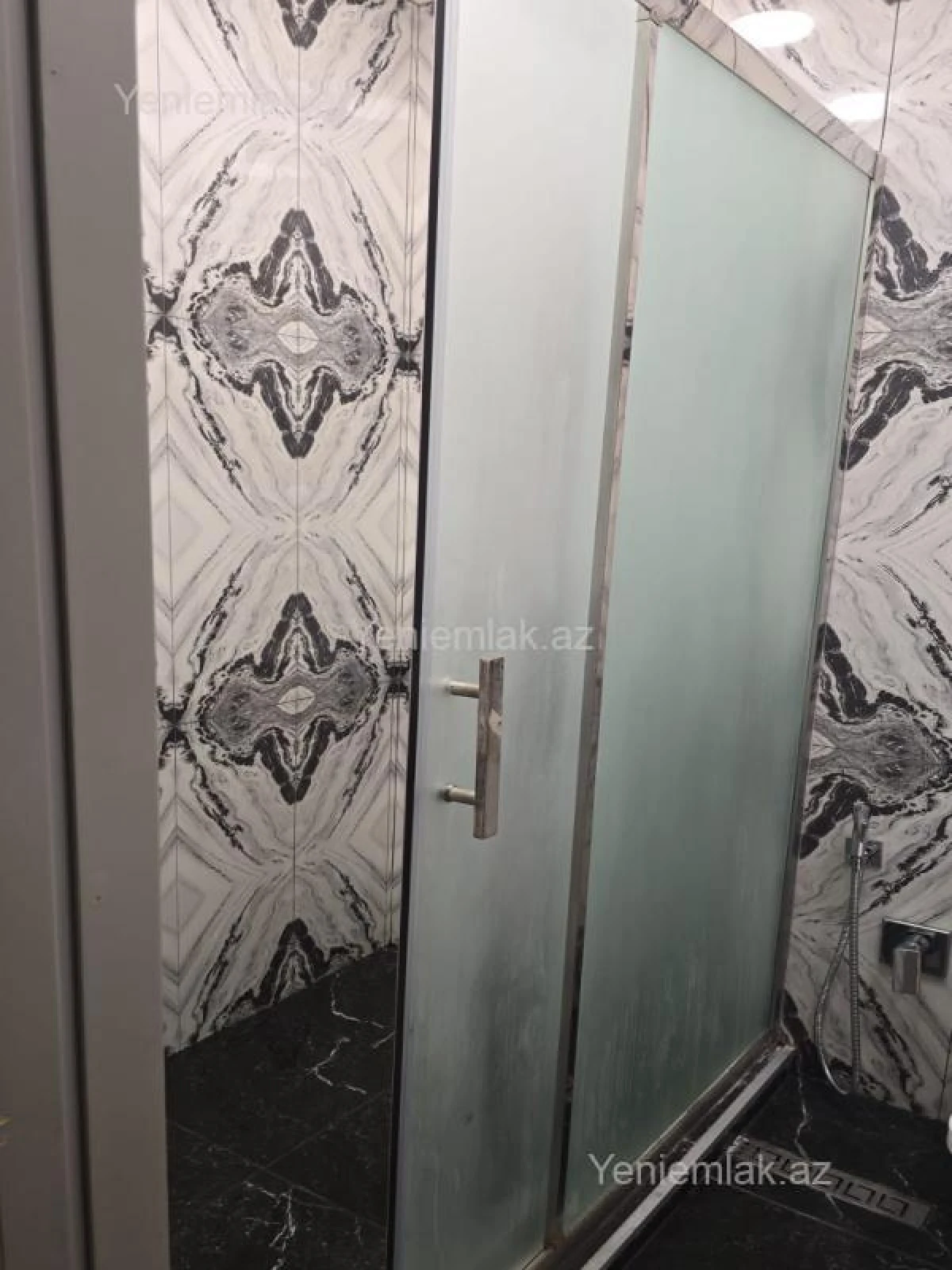 Satılır 3 otaqlı yeni tikili 105 m²