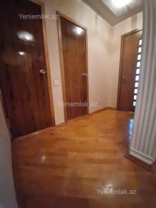 Satılır 3 otaqlı köhnə tikili 90 m²