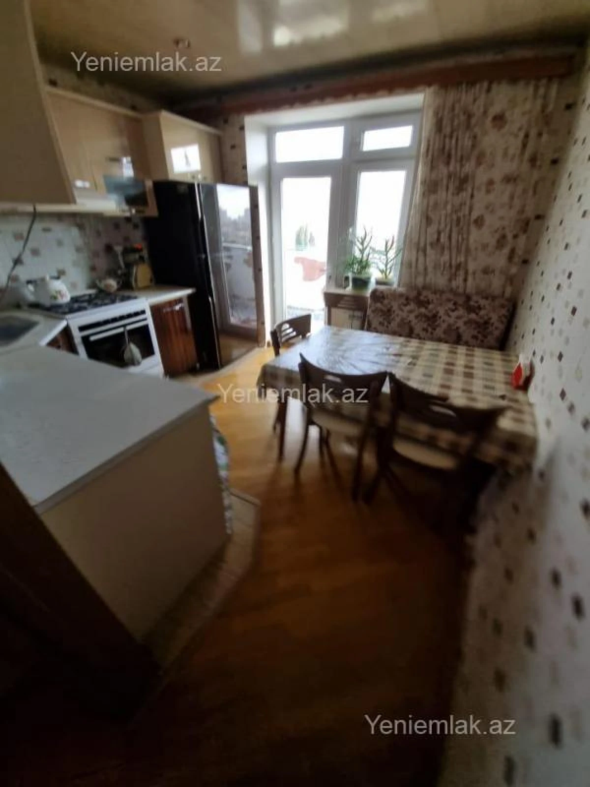 Satılır 3 otaqlı köhnə tikili 90 m²