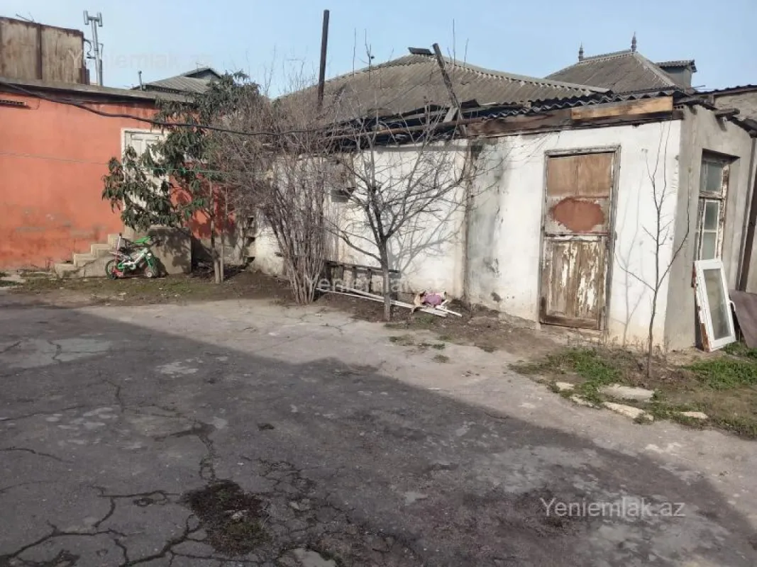 Satılır 6 otaqlı köhnə tikili 160 m²