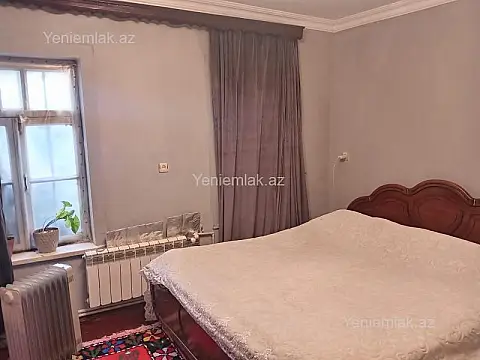 Satılır 6 otaqlı köhnə tikili 160 m²