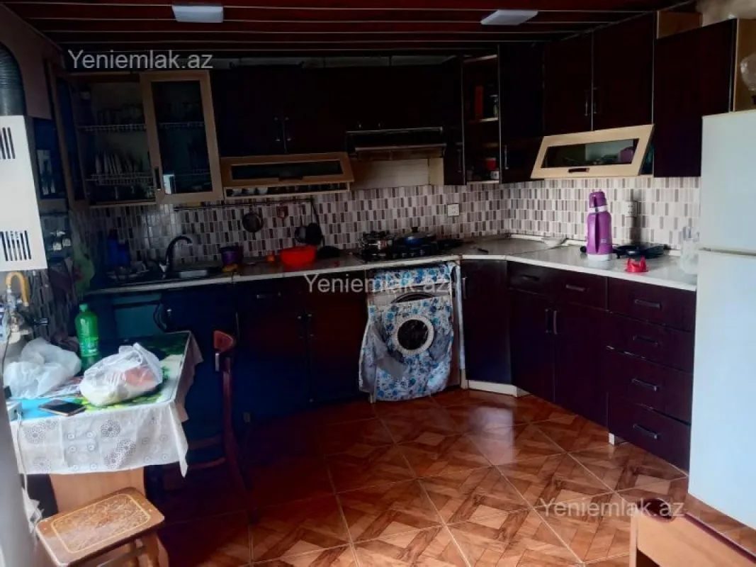 Satılır 6 otaqlı köhnə tikili 160 m²
