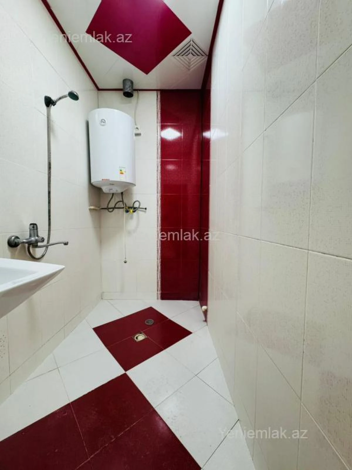 Satılır 4 otaqlı köhnə tikili 96 m²