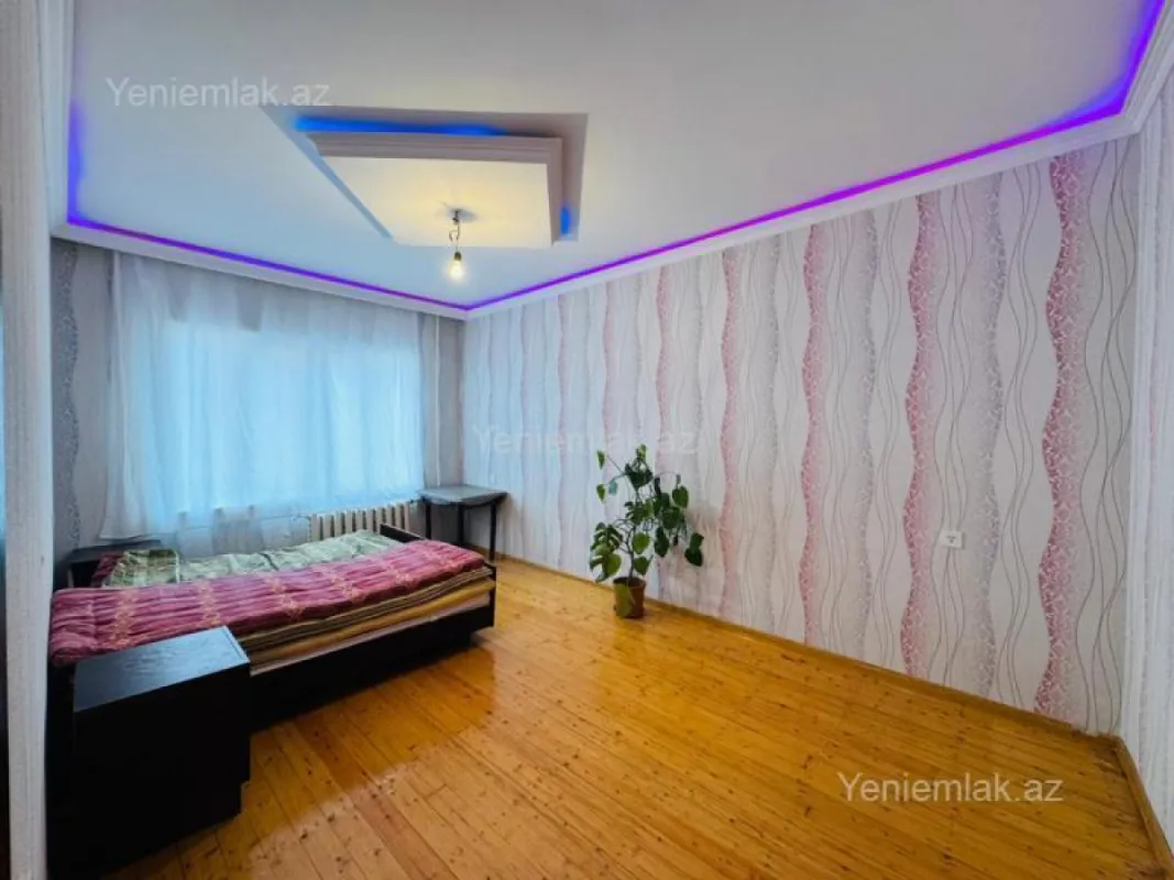 Satılır 4 otaqlı köhnə tikili 96 m²