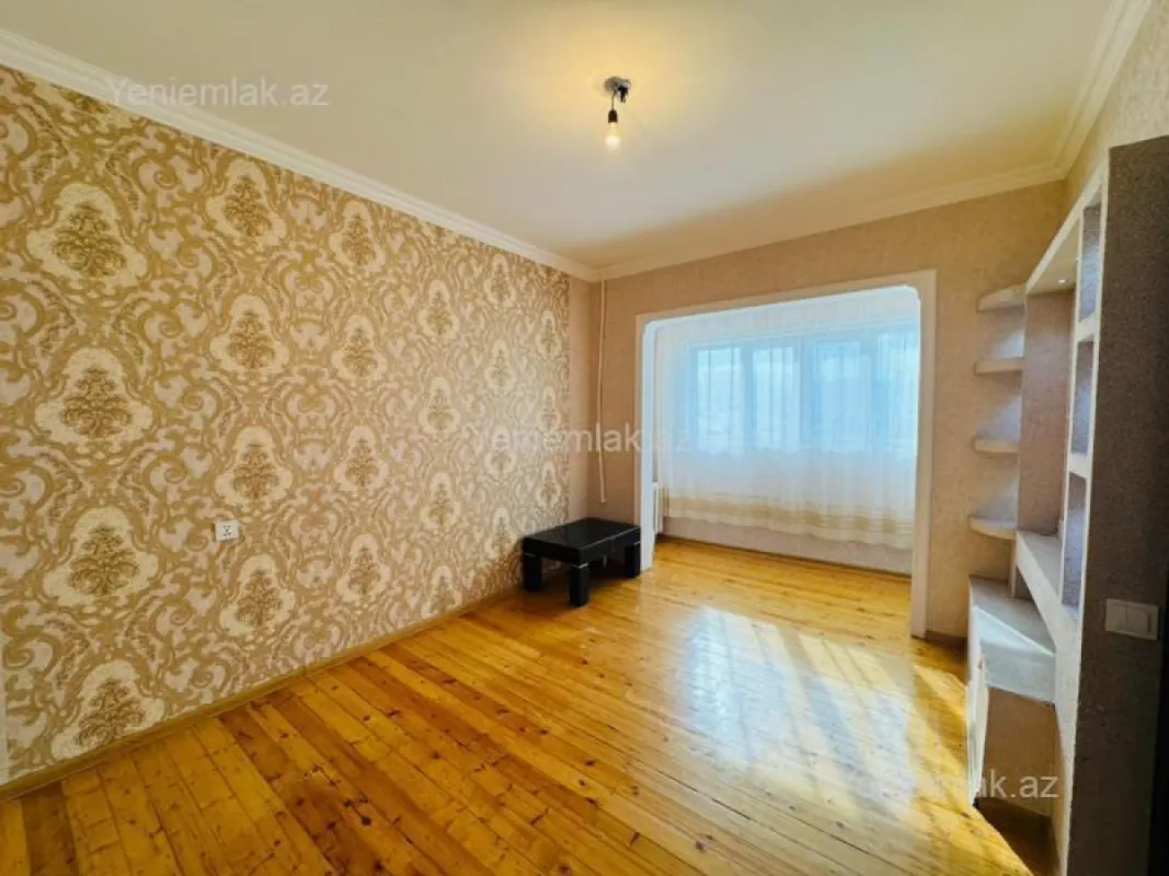 Satılır 4 otaqlı köhnə tikili 96 m²