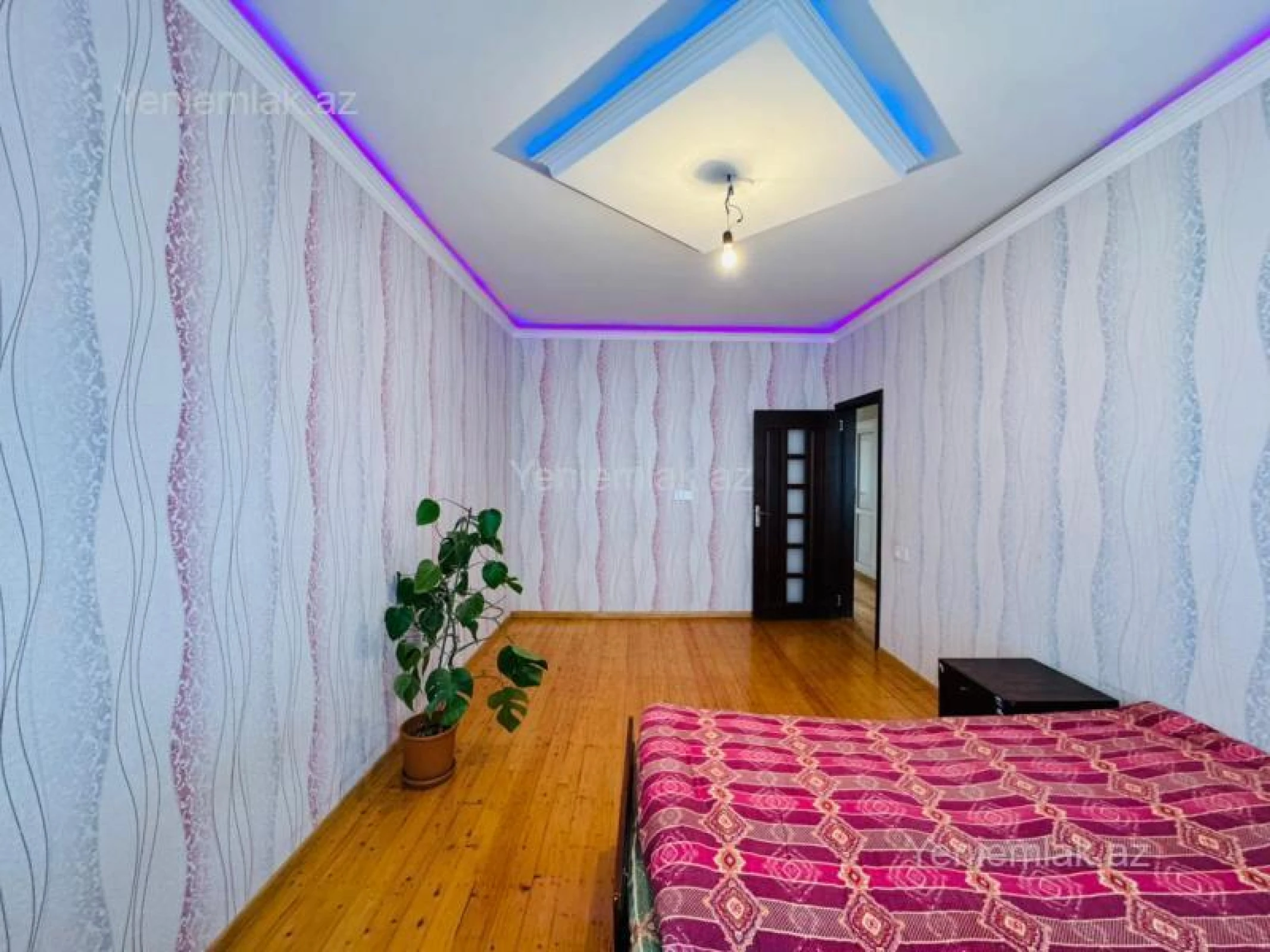 Satılır 4 otaqlı köhnə tikili 96 m²