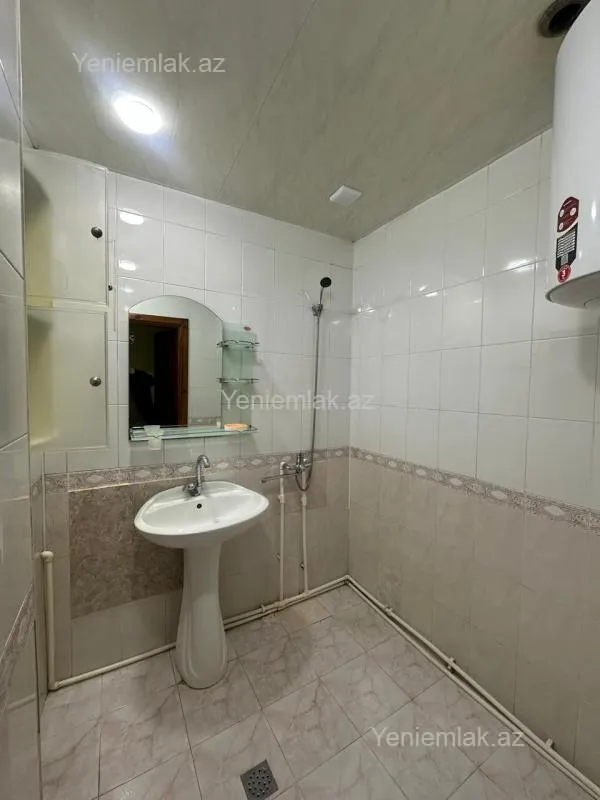 Satılır 2 otaqlı köhnə tikili 60 m²