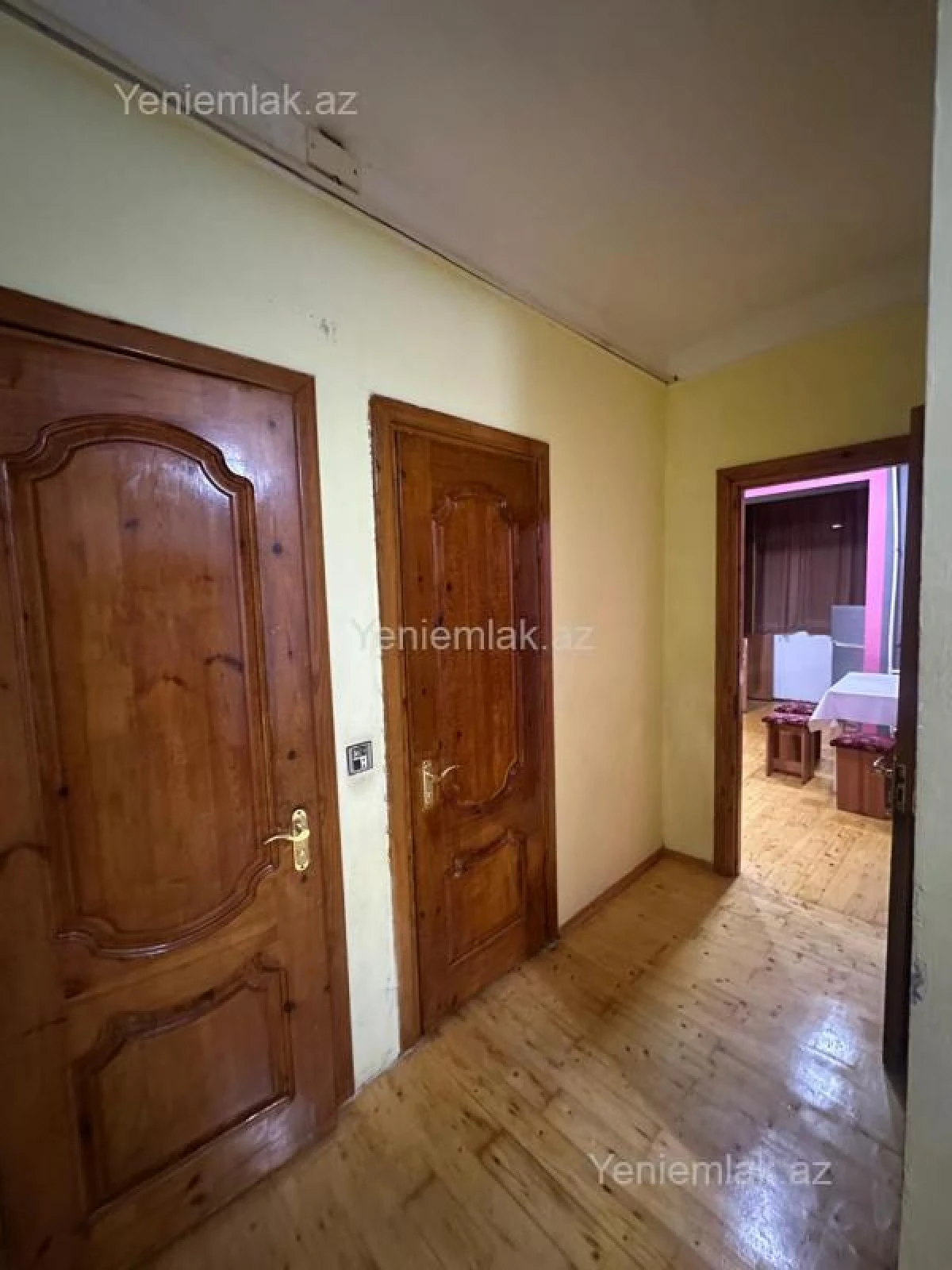 Satılır 2 otaqlı köhnə tikili 60 m²