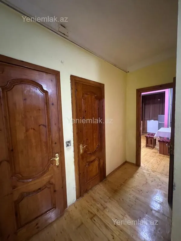 Satılır 2 otaqlı köhnə tikili 60 m²