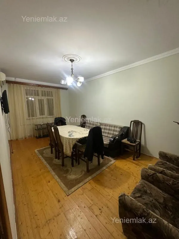 Satılır 2 otaqlı köhnə tikili 60 m²