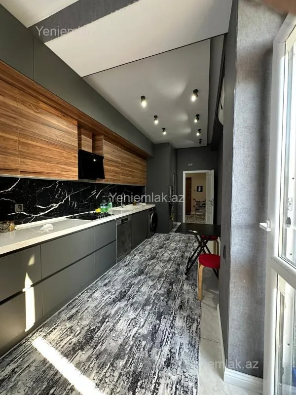 Satılır 3 otaqlı yeni tikili 100 m²