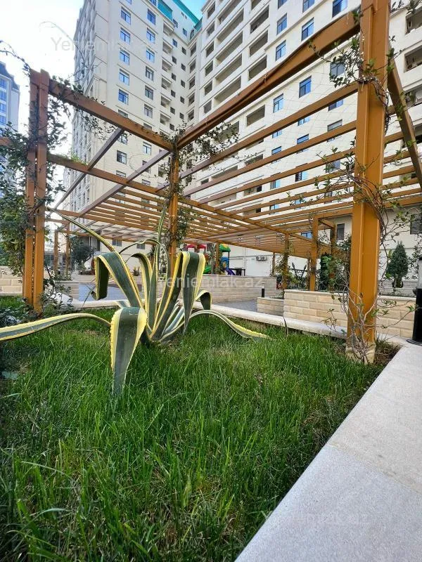 Satılır 3 otaqlı yeni tikili 100 m²