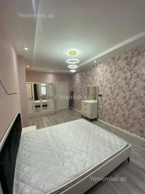 Satılır 2 otaqlı yeni tikili 80 m²