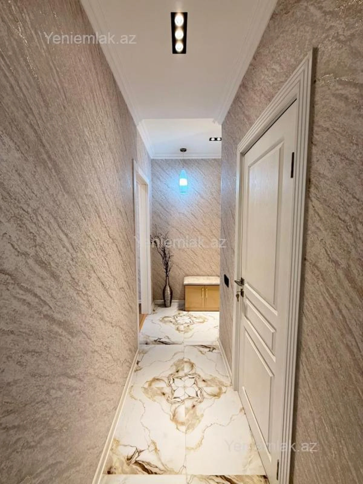 Satılır 2 otaqlı köhnə tikili 50 m²