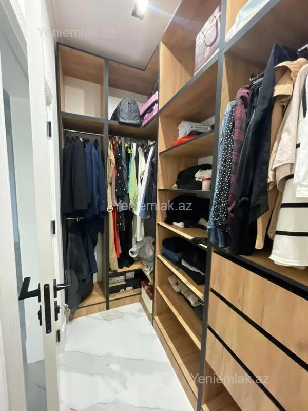 Satılır 3 otaqlı yeni tikili 154 m²