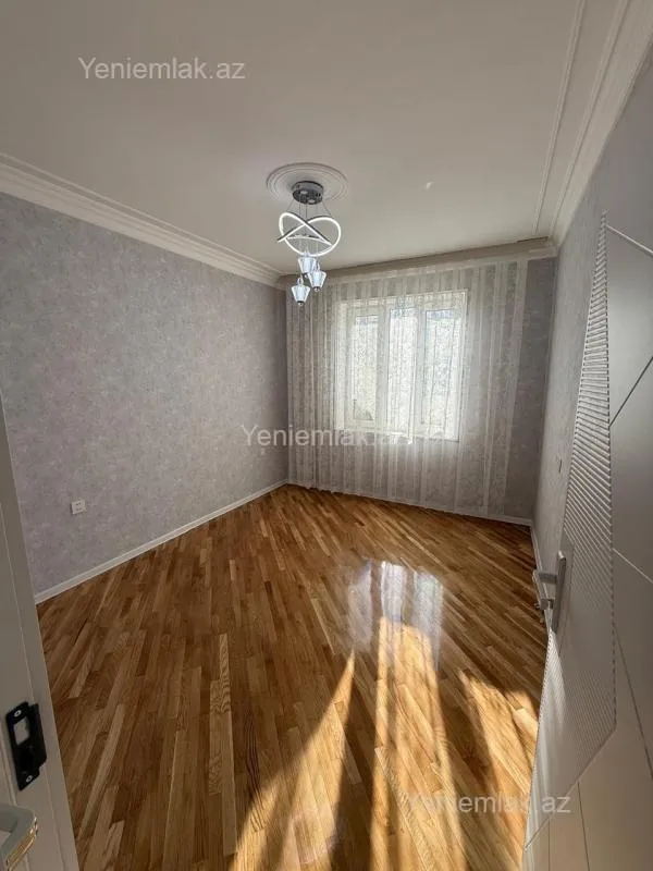 Satılır 2 otaqlı köhnə tikili 75 m²