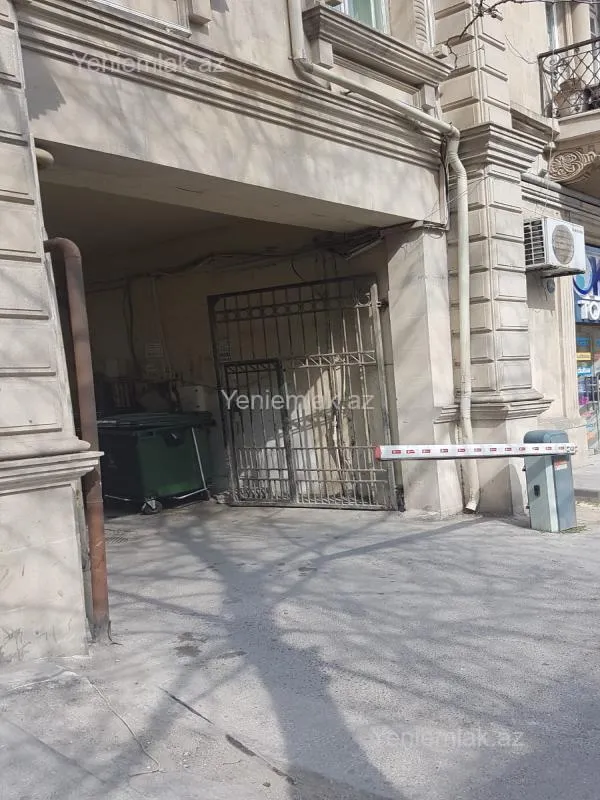 Satılır 3 otaqlı köhnə tikili 80 m²