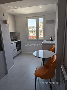 Satılır 3 otaqlı köhnə tikili 80 m²