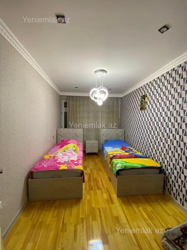 Satılır 3 otaqlı köhnə tikili 80 m²