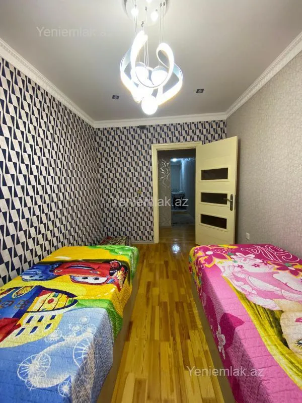 Satılır 3 otaqlı köhnə tikili 80 m²