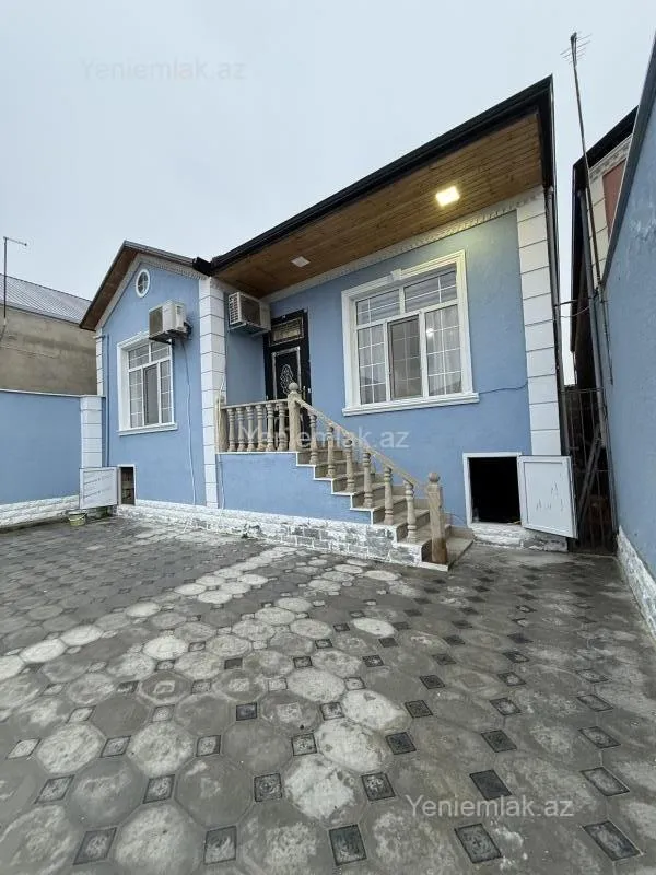 Satılır 4 otaqlı həyət evi 100 m²