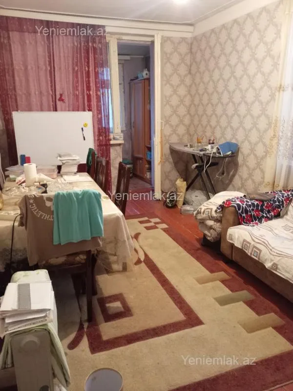 Satılır 1 otaqlı köhnə tikili 36 m²