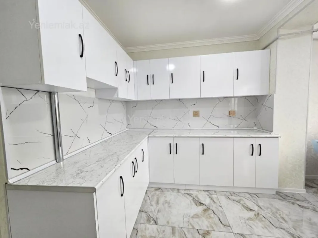 Satılır 3 otaqlı köhnə tikili 75 m²