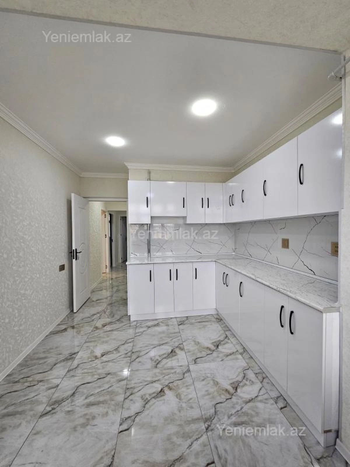 Satılır 3 otaqlı köhnə tikili 75 m²