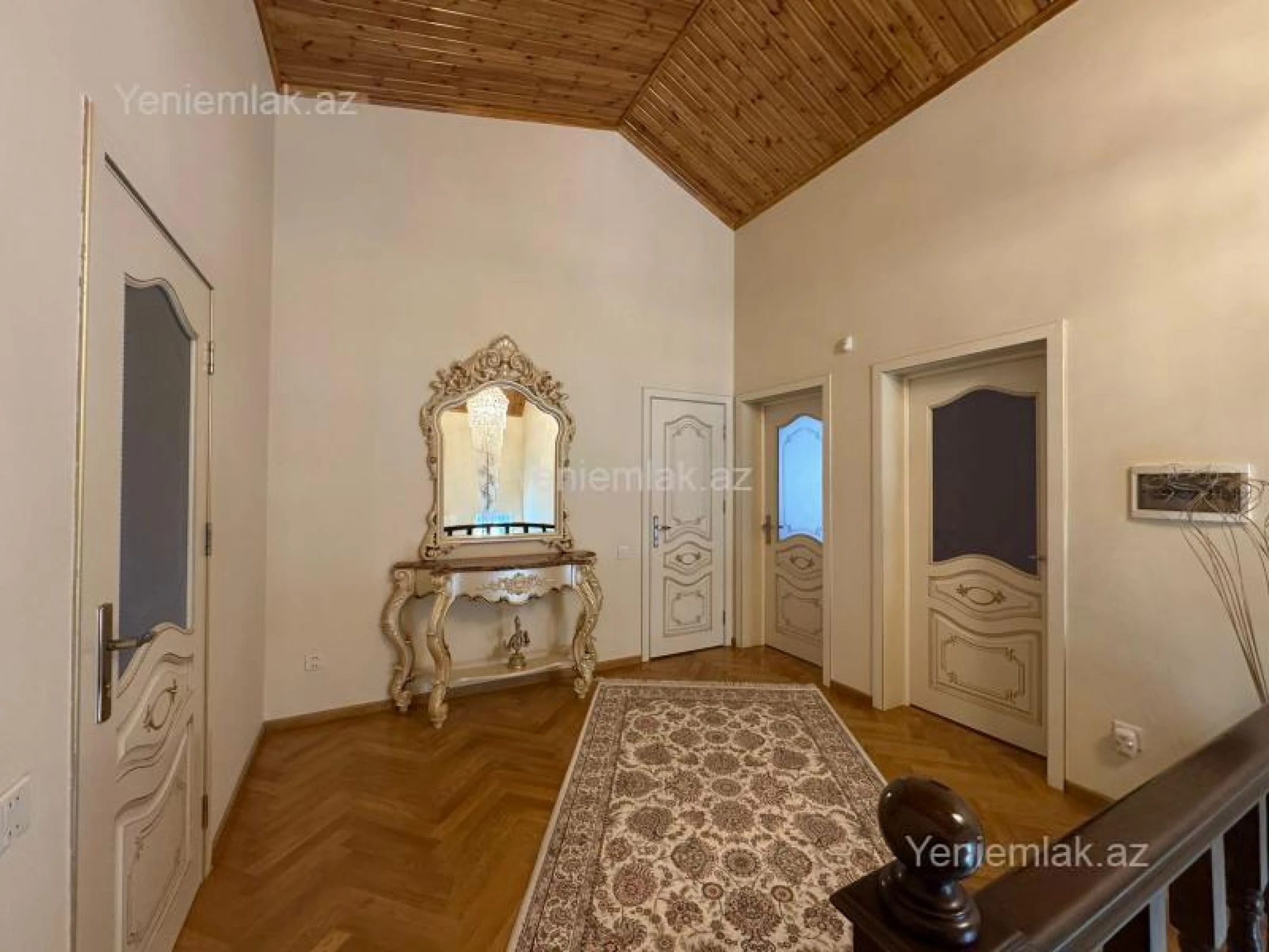 Satılır 5 otaqlı həyət evi 450 m²