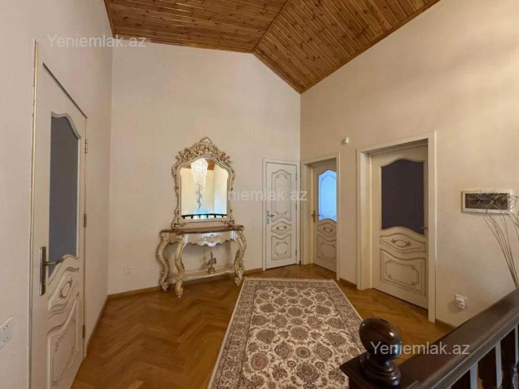 Satılır 5 otaqlı həyət evi 450 m²