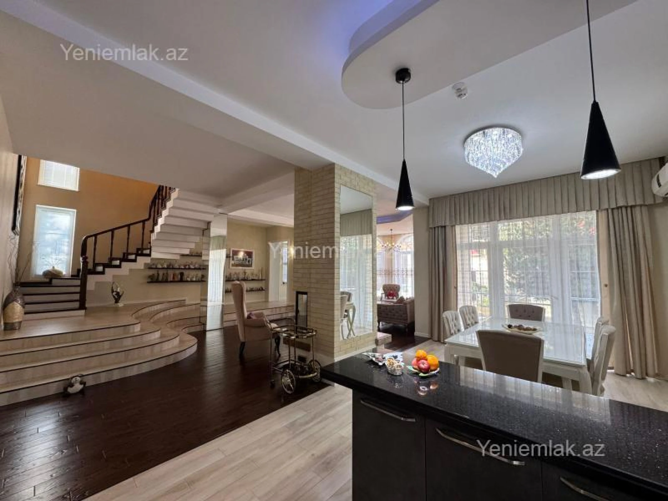 Satılır 5 otaqlı həyət evi 450 m²