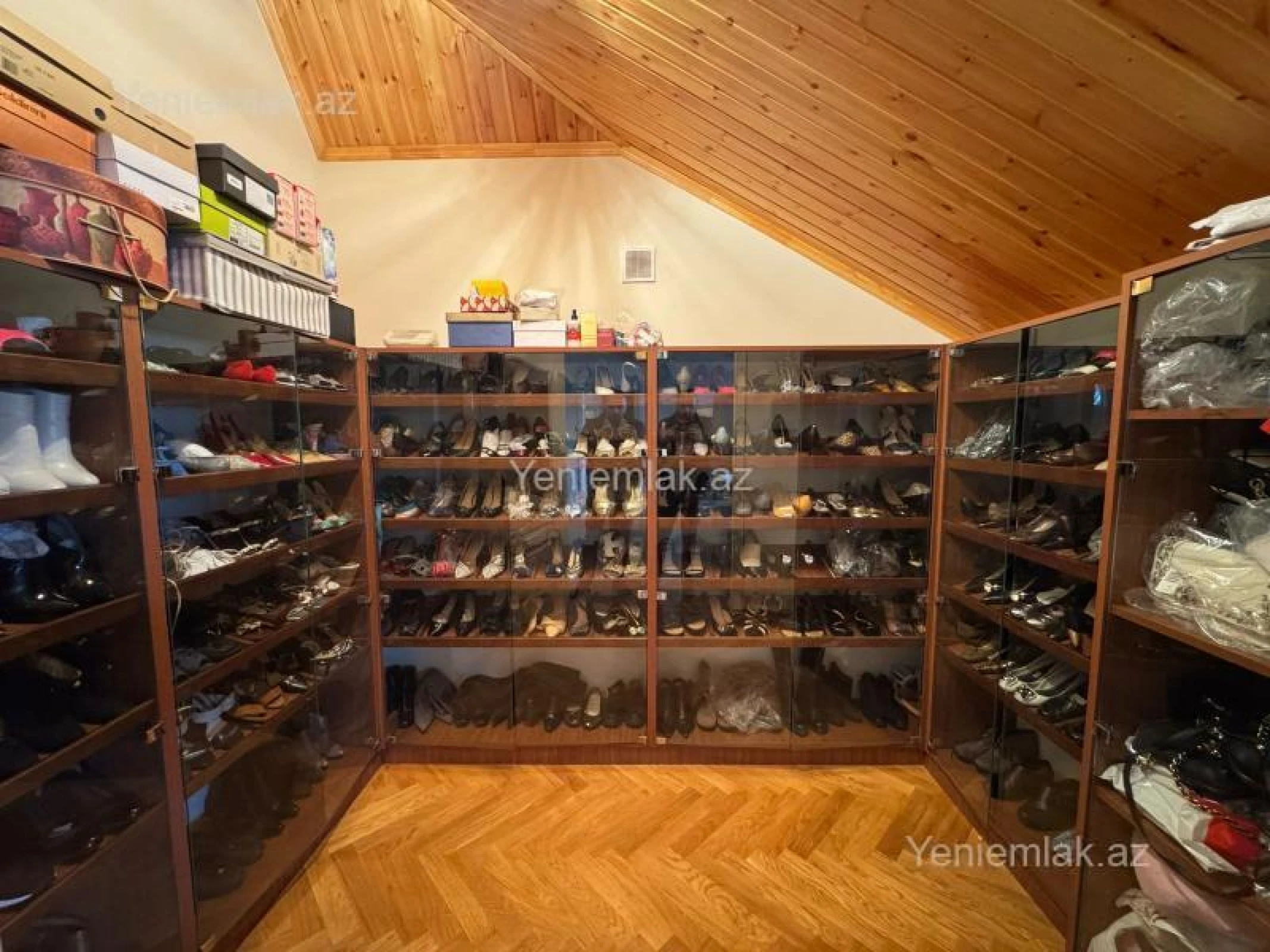 Satılır 5 otaqlı həyət evi 450 m²