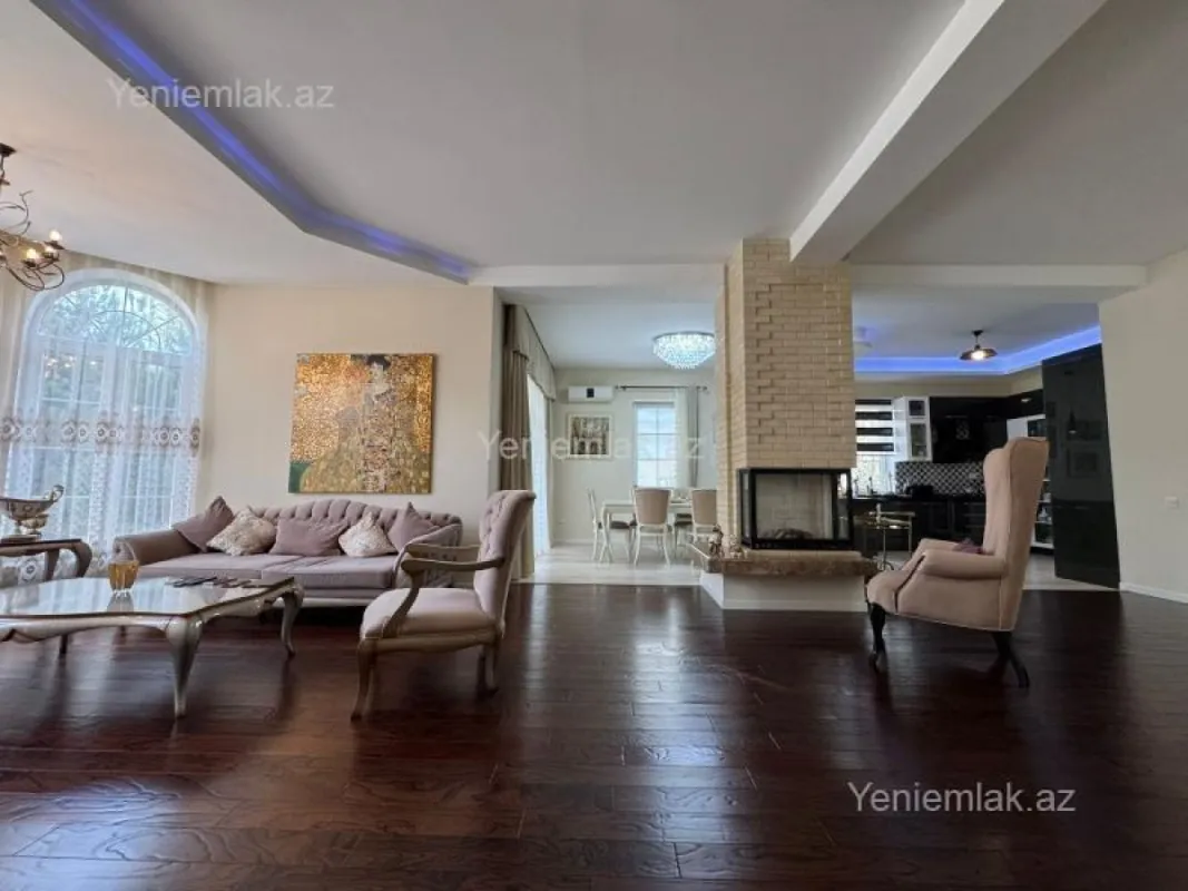 Satılır 5 otaqlı həyət evi 450 m²