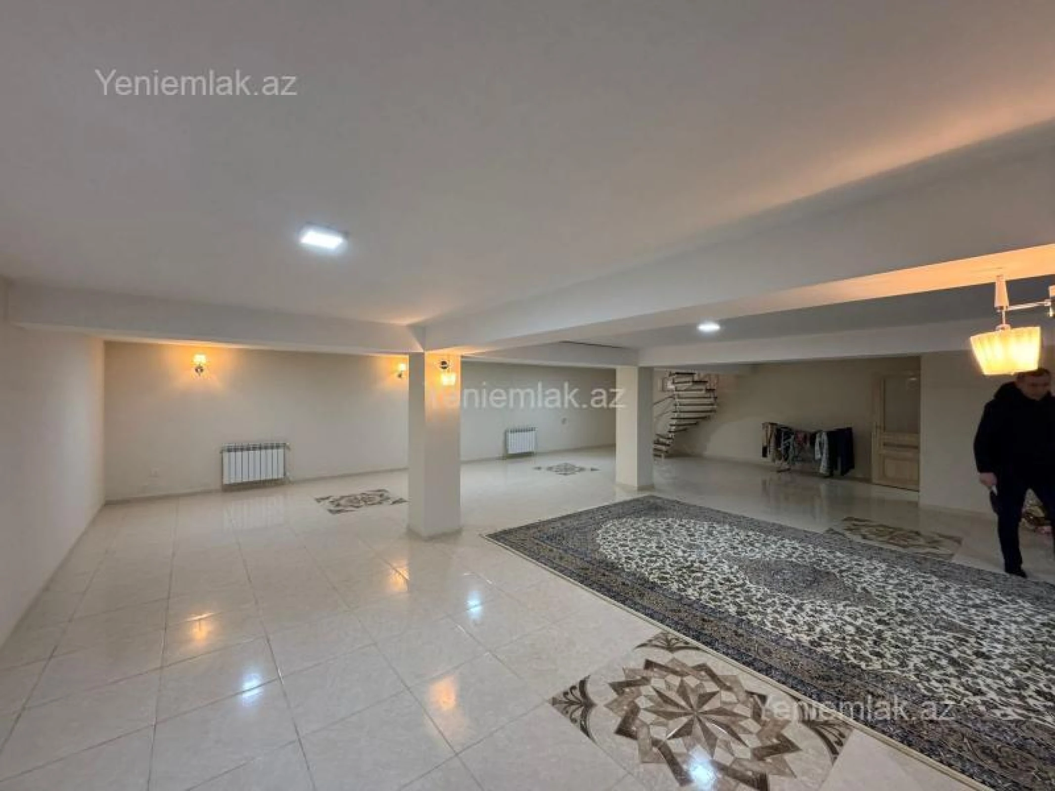 Satılır 5 otaqlı həyət evi 450 m²