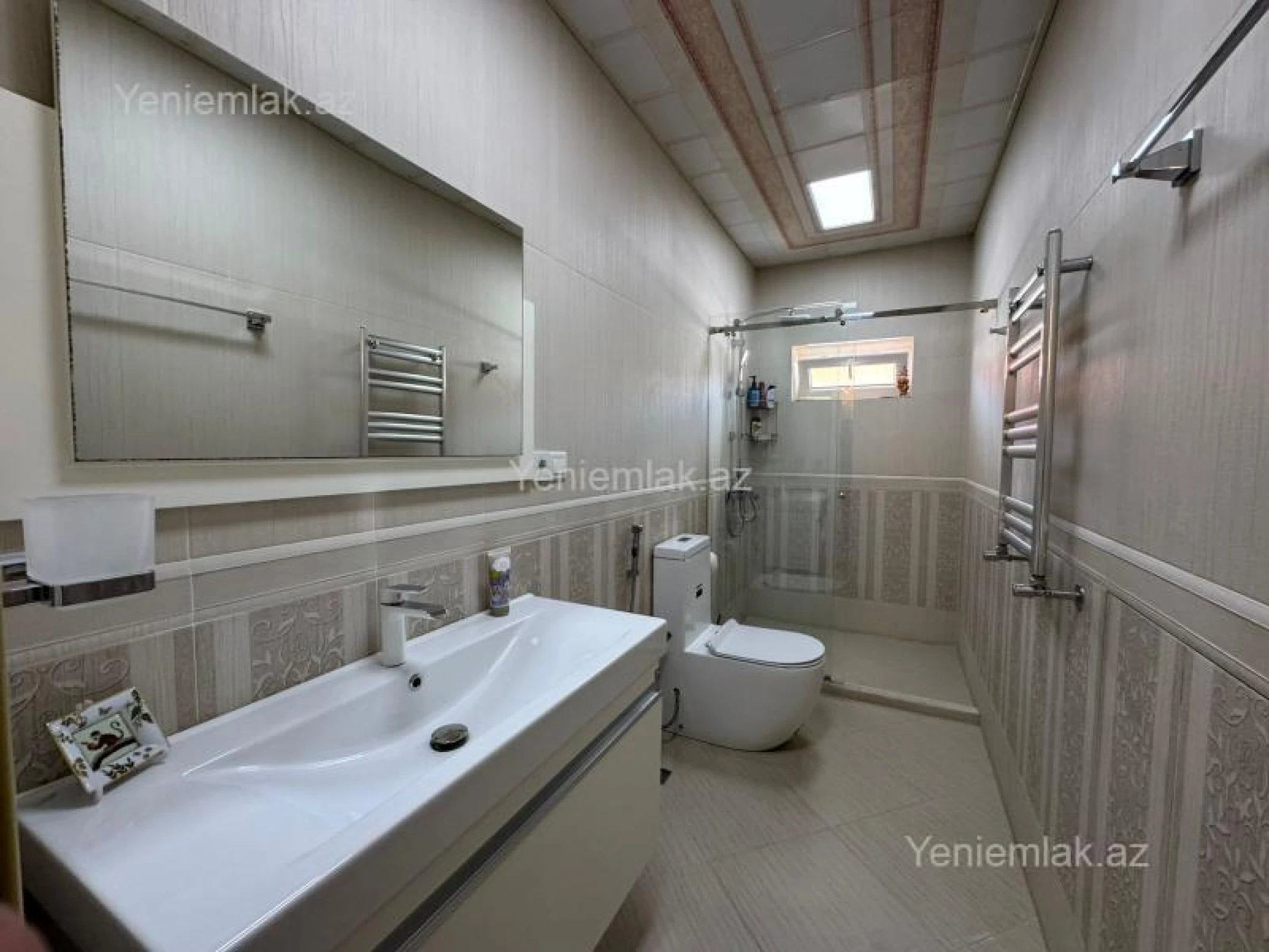 Satılır 5 otaqlı həyət evi 450 m²