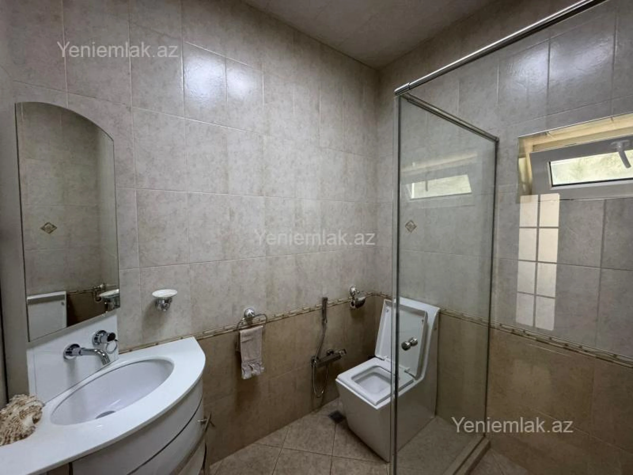Satılır 5 otaqlı həyət evi 450 m²